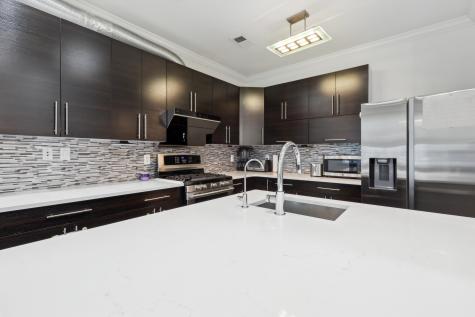 286 Roslyn Court West New York NJ 07093