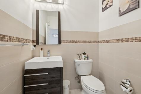 286 Roslyn Court West New York NJ 07093