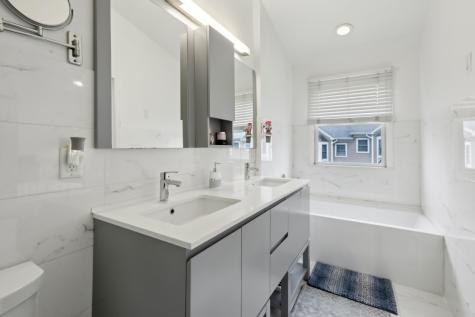 286 Roslyn Court West New York NJ 07093