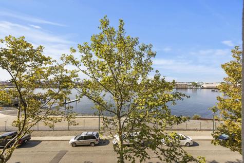 207 Shearwater Court West Jersey City NJ 07305