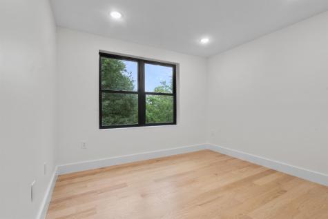 13 Wegman Court Jersey City NJ 07306