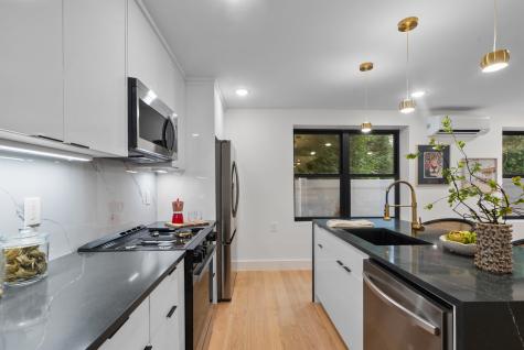 13 Wegman Court Jersey City NJ 07306