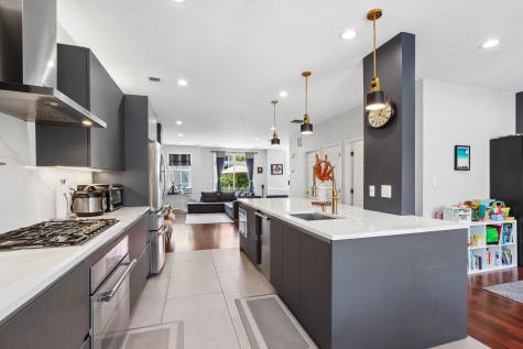 282 Roslyn Court West New York NJ 07093