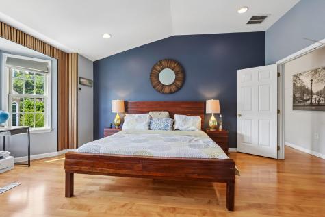 282 Roslyn Court West New York NJ 07093