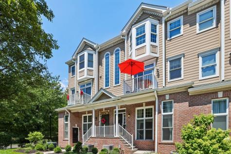 282 Roslyn Court West New York NJ 07093