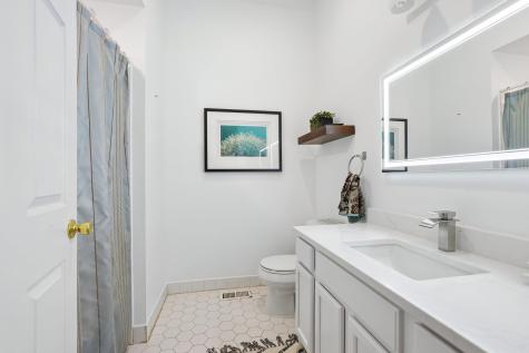 282 Roslyn Court West New York NJ 07093
