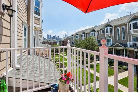 282 Roslyn Court West New York NJ 07093