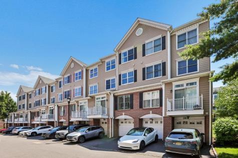 282 Roslyn Court West New York NJ 07093