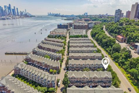 282 Roslyn Court West New York NJ 07093