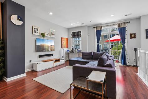 282 Roslyn Court West New York NJ 07093
