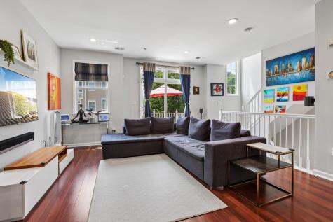 282 Roslyn Court West New York NJ 07093