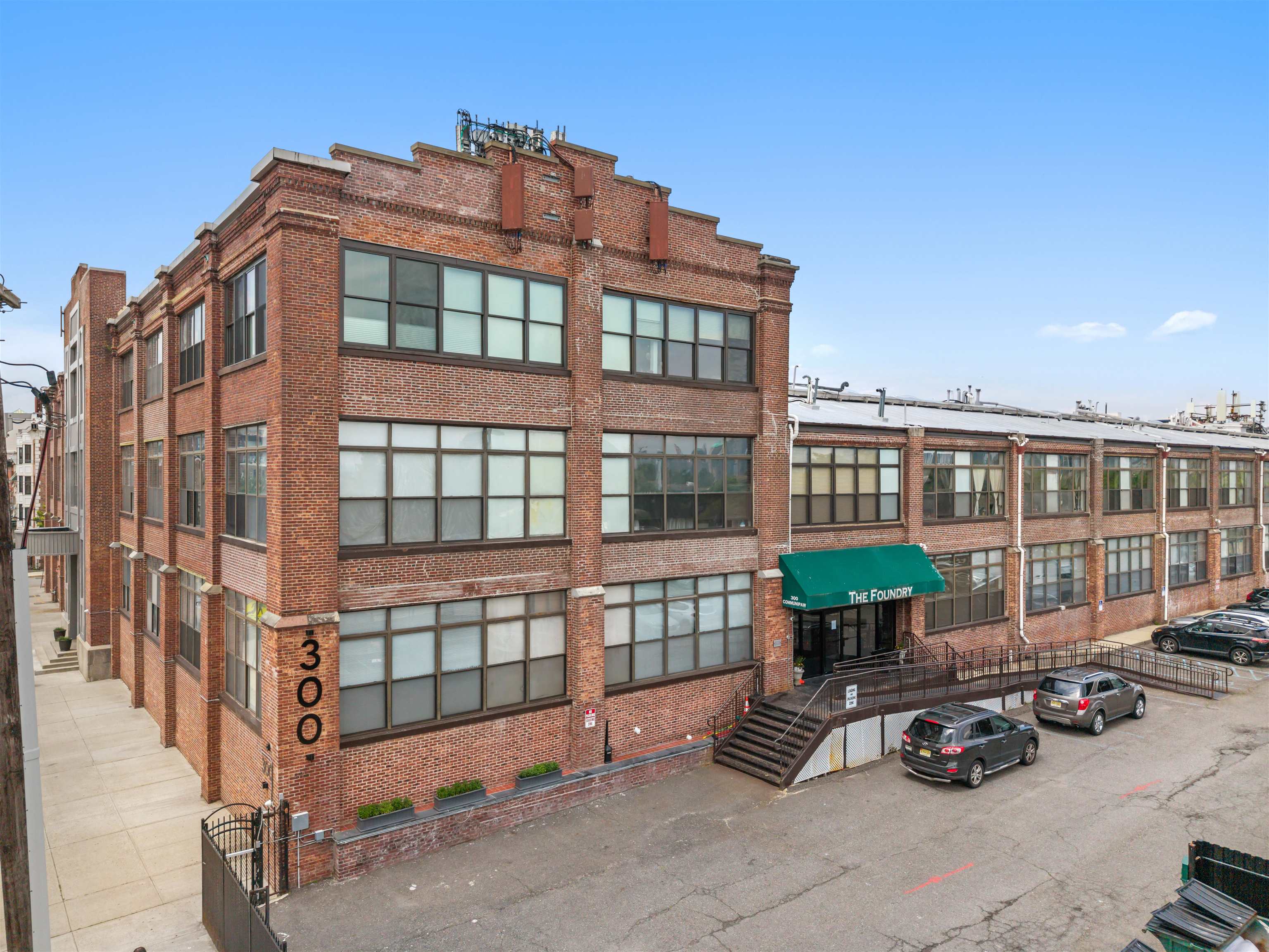 300 Communipaw Avenue Jersey City NJ 07304