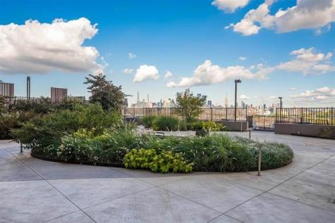 100 Manhattan Avenue Union City NJ 07087