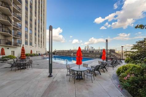 100 Manhattan Avenue Union City NJ 07087