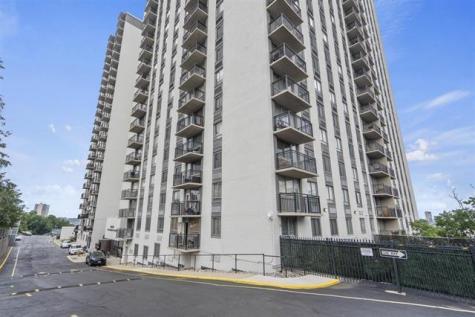 100 Manhattan Avenue Union City NJ 07087