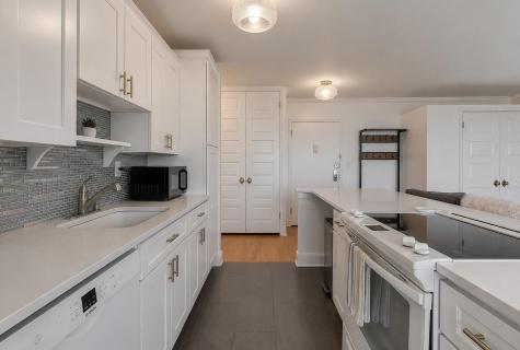 100 Manhattan Avenue Union City NJ 07087
