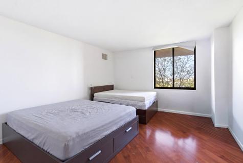 831 Harmon Cove Tower Secaucus NJ 07094-1720