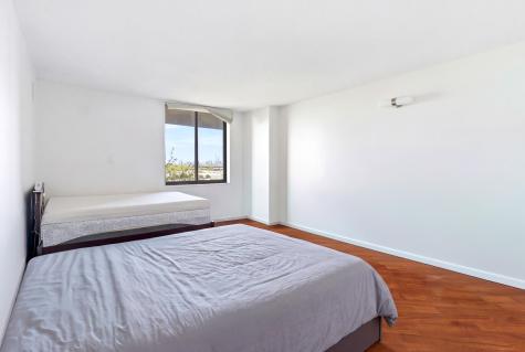 831 Harmon Cove Tower Secaucus NJ 07094-1720