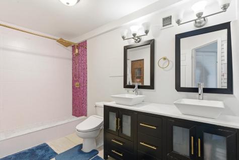 831 Harmon Cove Tower Secaucus NJ 07094-1720