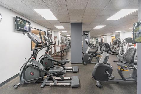 831 Harmon Cove Tower Secaucus NJ 07094-1720