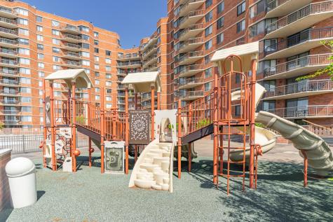831 Harmon Cove Tower Secaucus NJ 07094-1720
