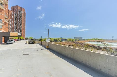 831 Harmon Cove Tower Secaucus NJ 07094-1720