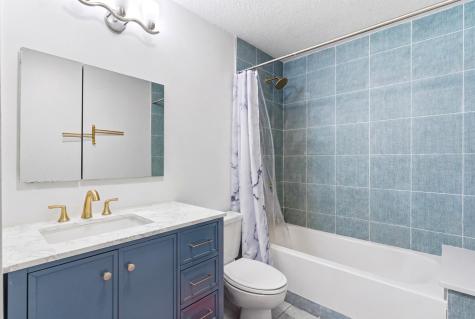 831 Harmon Cove Tower Secaucus NJ 07094-1720