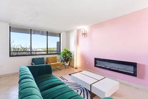 831 Harmon Cove Tower Secaucus NJ 07094-1720
