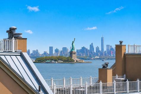 208 Shearwater Court West Jersey City NJ 07305