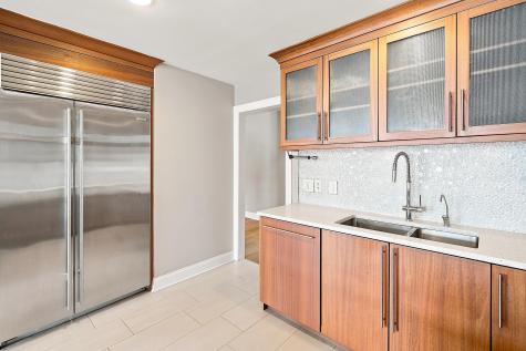 208 Shearwater Court West Jersey City NJ 07305