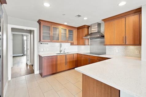208 Shearwater Court West Jersey City NJ 07305