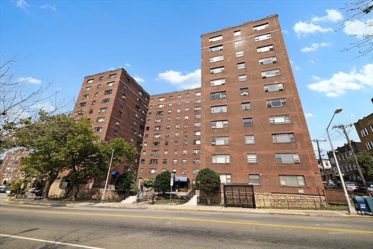6515 Boulevard East West New York NJ 07093