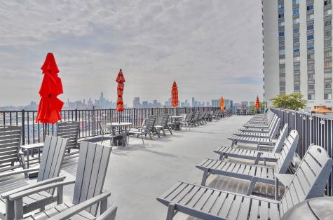 100 Manhattan Avenue Union City NJ 07087