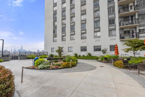 100 Manhattan Avenue Union City NJ 07087