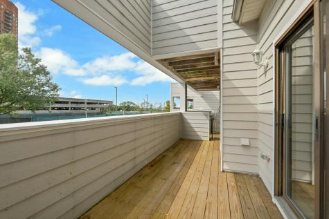 812 Topsail Lane Secaucus NJ 07094