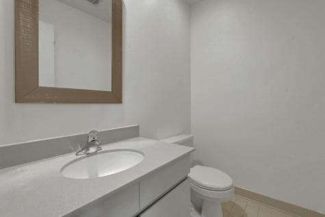 812 Topsail Lane Secaucus NJ 07094