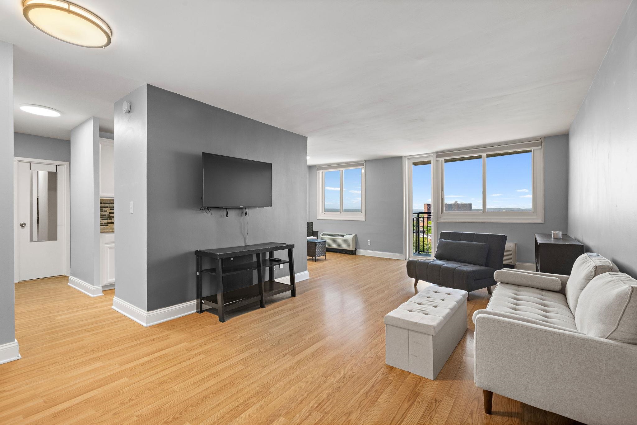 100 Manhattan Avenue Union City NJ 07087