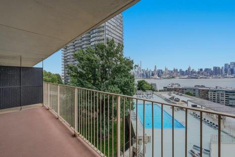 6040 Boulevard East West New York NJ 07093
