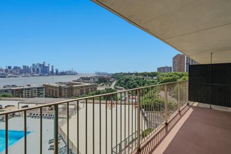 6040 Boulevard East West New York NJ 07093