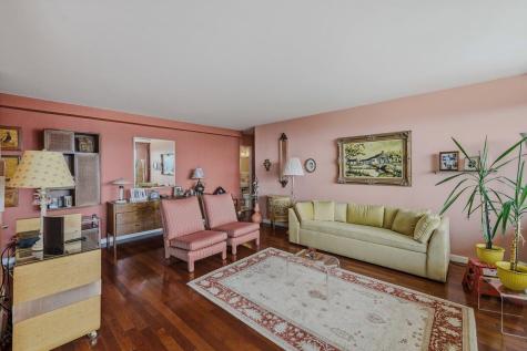 6040 Boulevard East West New York NJ 07093
