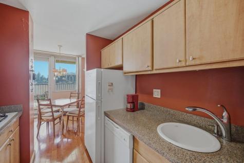 6040 Boulevard East West New York NJ 07093