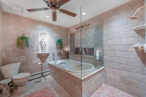 1c Cove Lane North Bergen NJ 07047