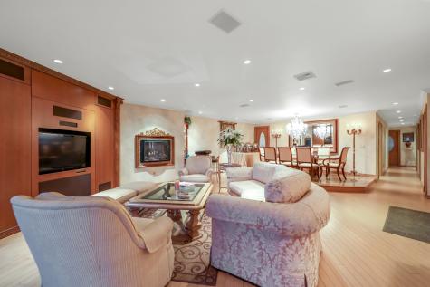 1c Cove Lane North Bergen NJ 07047