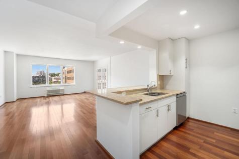 2305 City Place Edgewater NJ 07020