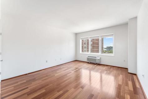 2305 City Place Edgewater NJ 07020