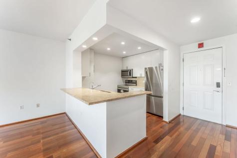 2305 City Place Edgewater NJ 07020