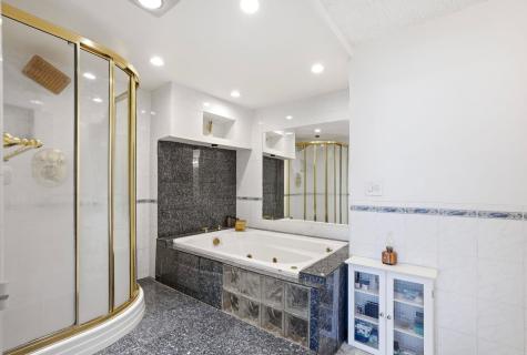 1633 Harmon Cove Tower Secaucus NJ 07094