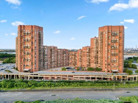 1633 Harmon Cove Tower Secaucus NJ 07094
