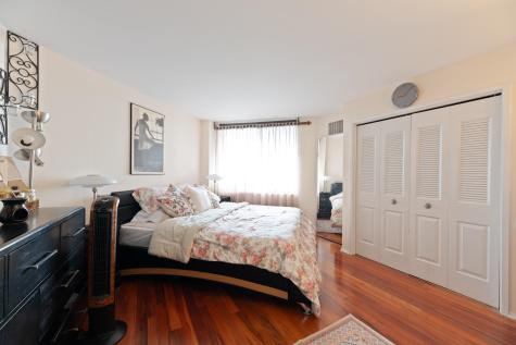 719 Harmon Cove Tower Secaucus NJ 07094