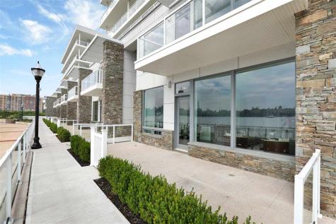 3 Somerset Lane Edgewater NJ 07020